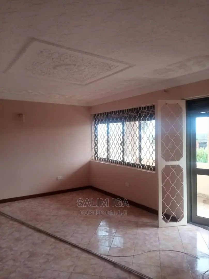 5bdrm Maisonette in Kololo Property, Central Division for Rent