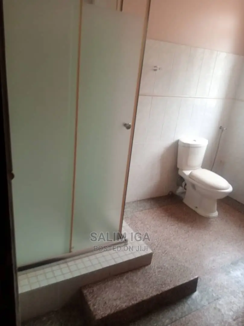 5bdrm Maisonette in Kololo Property, Central Division for Rent