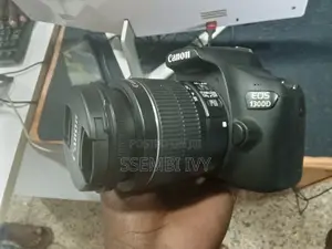 Canon 1300d.
