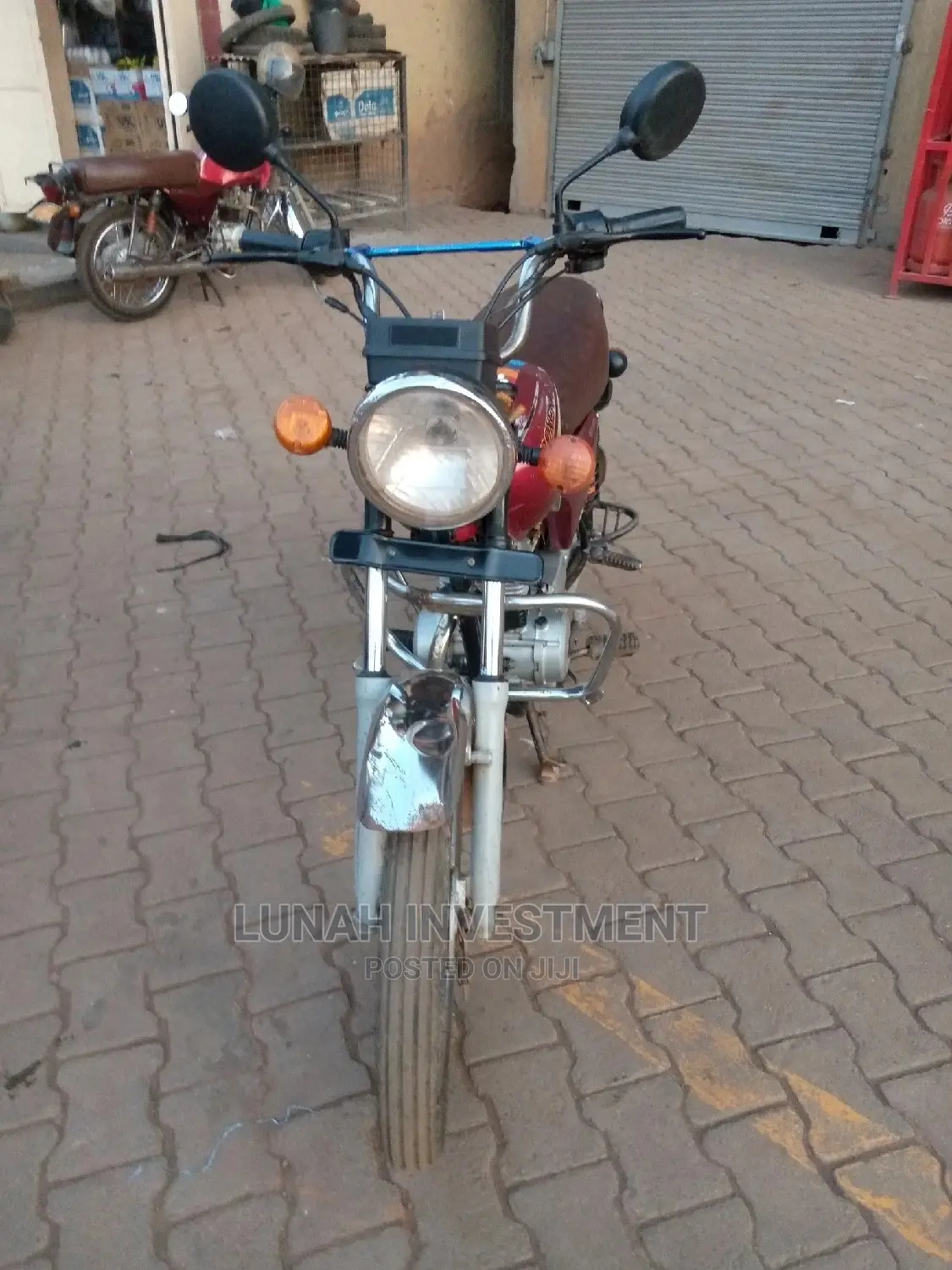 Bajaj Pulsar 220 F 2019 Red