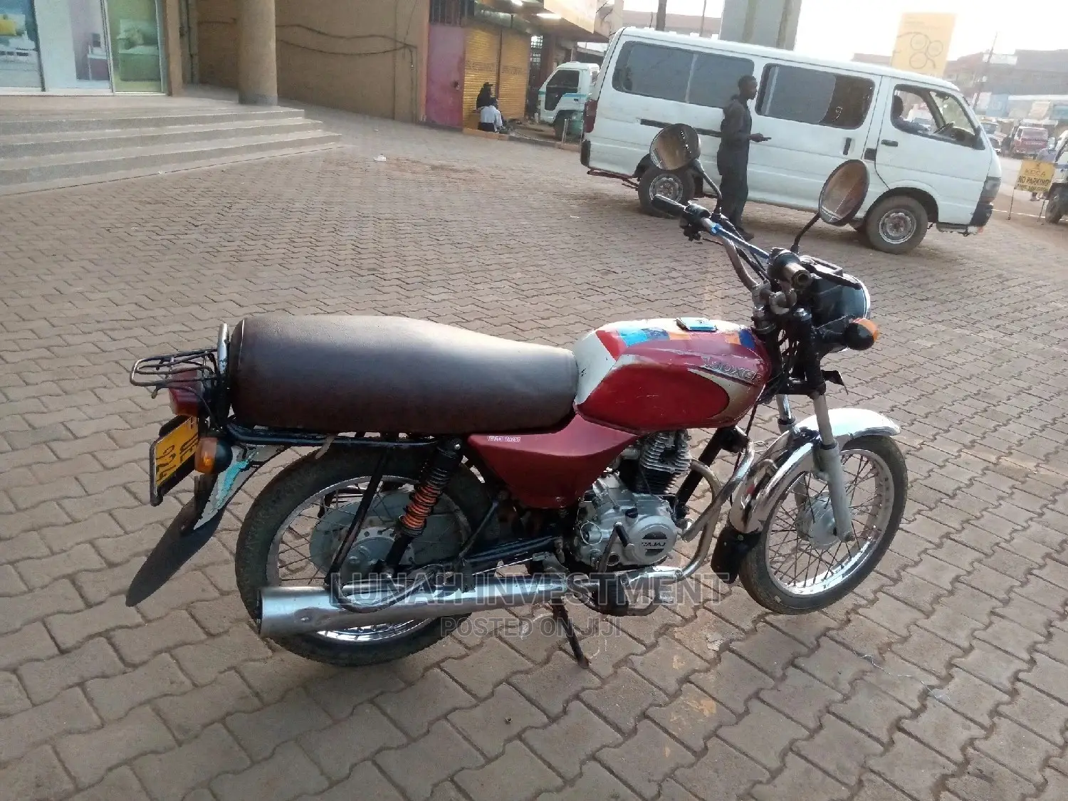 Bajaj Pulsar 220 F 2019 Red