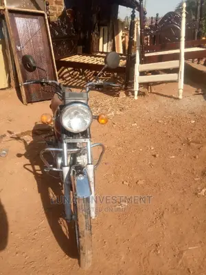 Honda Hornet 2020 Orange