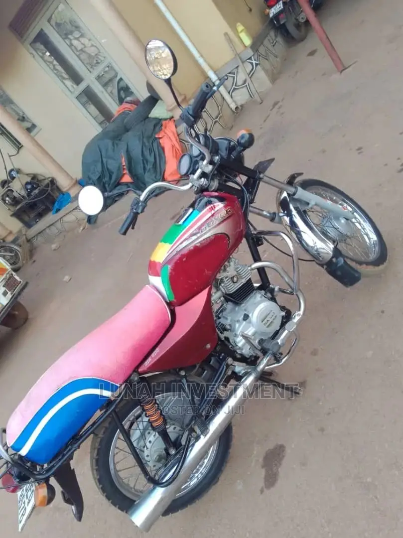 Bajaj RE 2018 Red