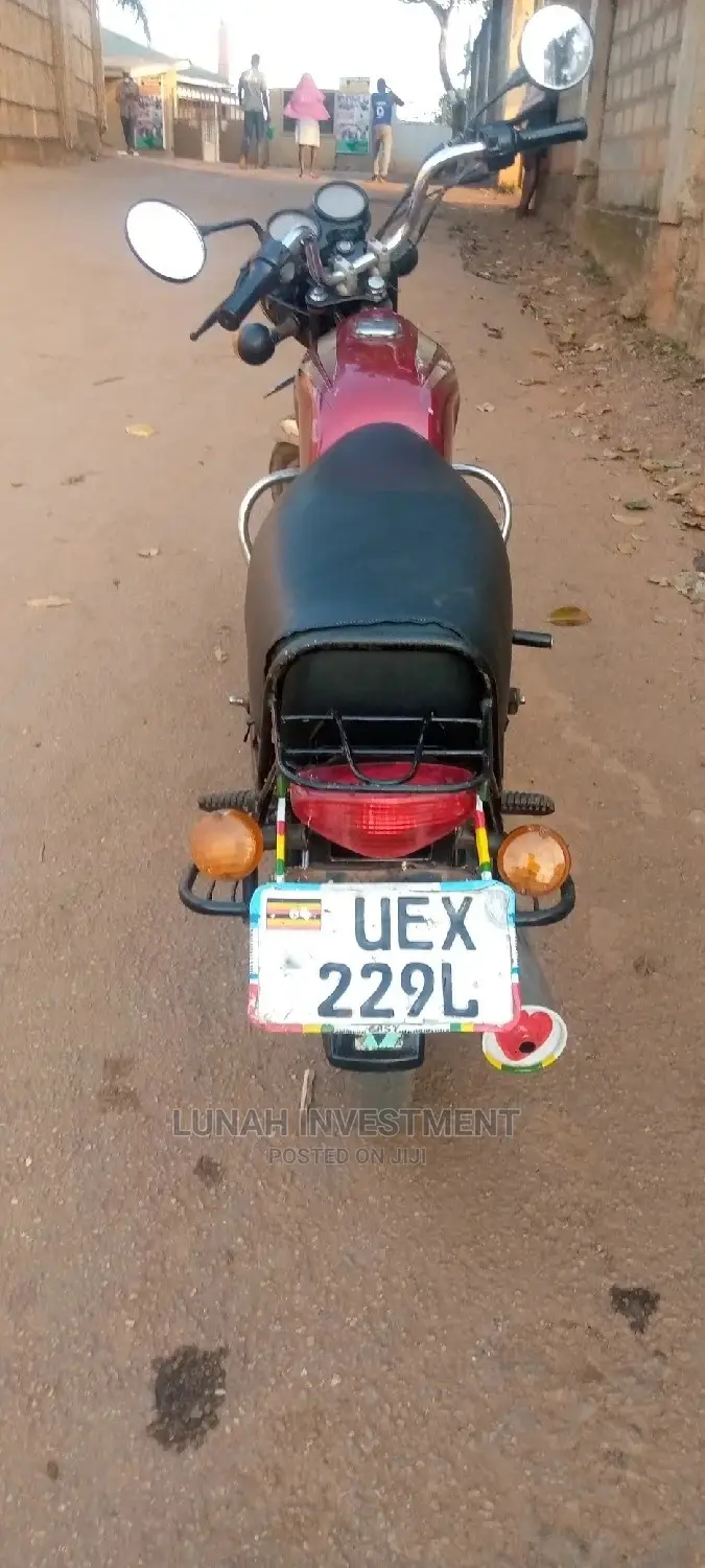 Bajaj Boxer BM100KS 2021 Red