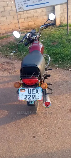 Bajaj Boxer BM100KS 2021 Red