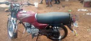 Bajaj RE 2019 Red