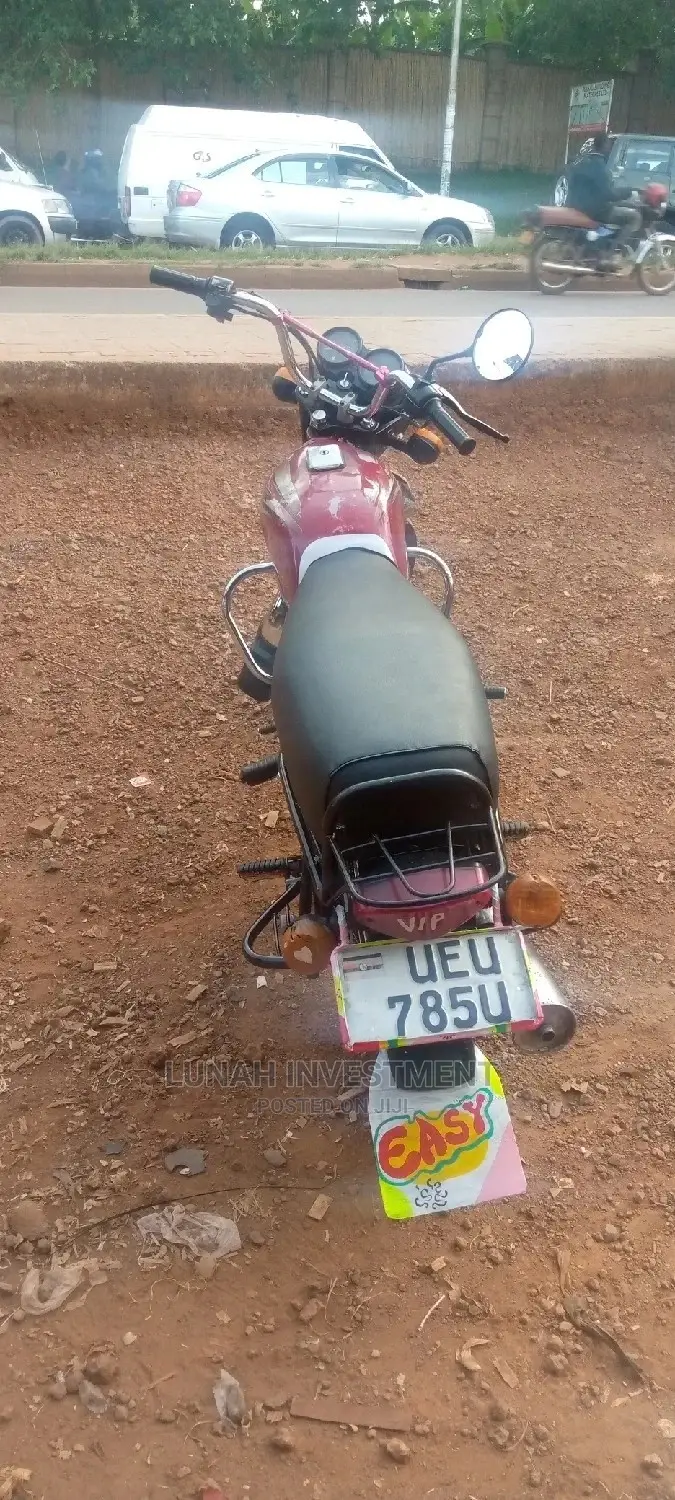 Bajaj RE 2019 Red