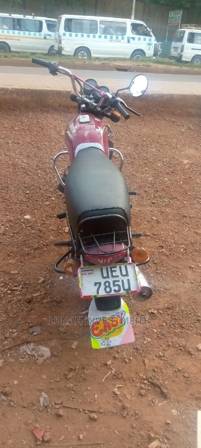 Bajaj RE 2019 Red