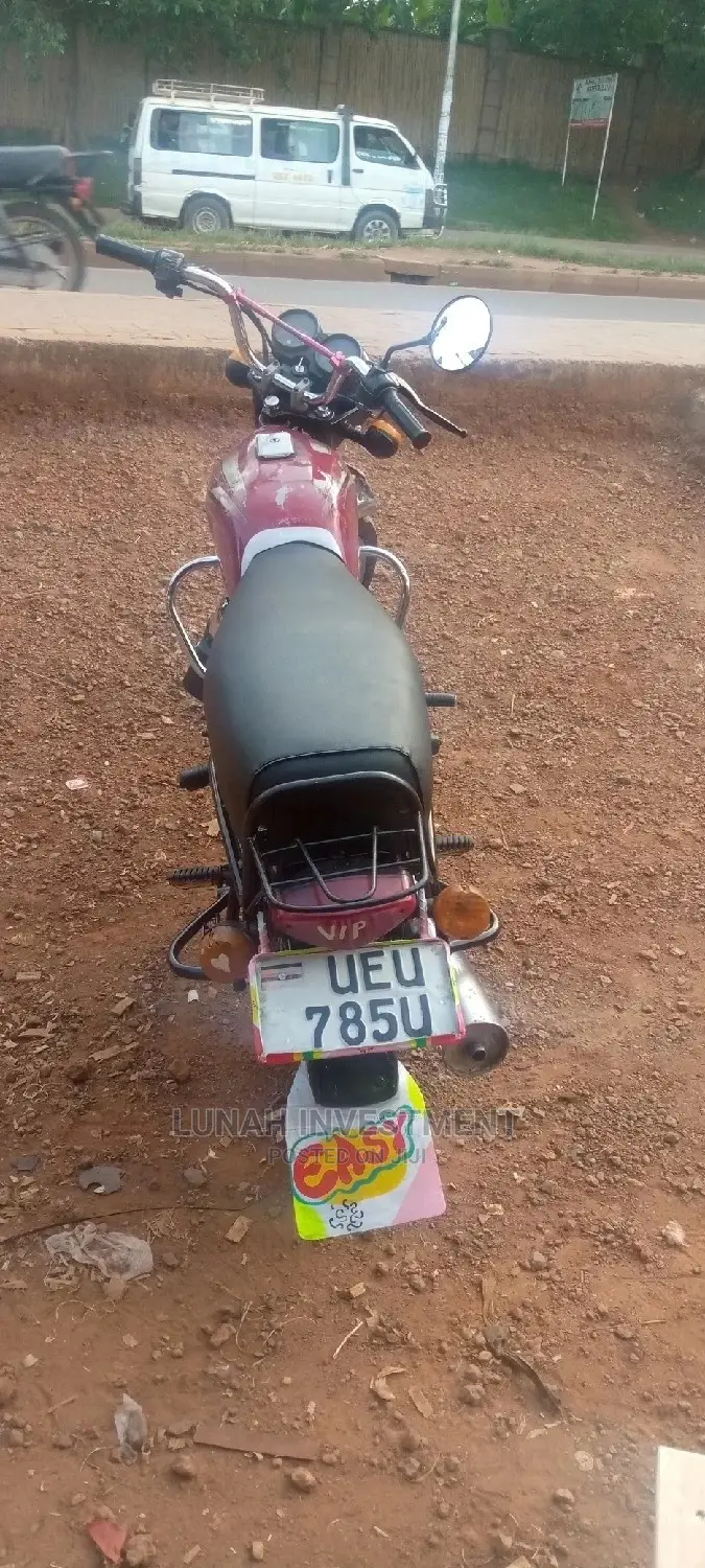 Bajaj RE 2019 Red