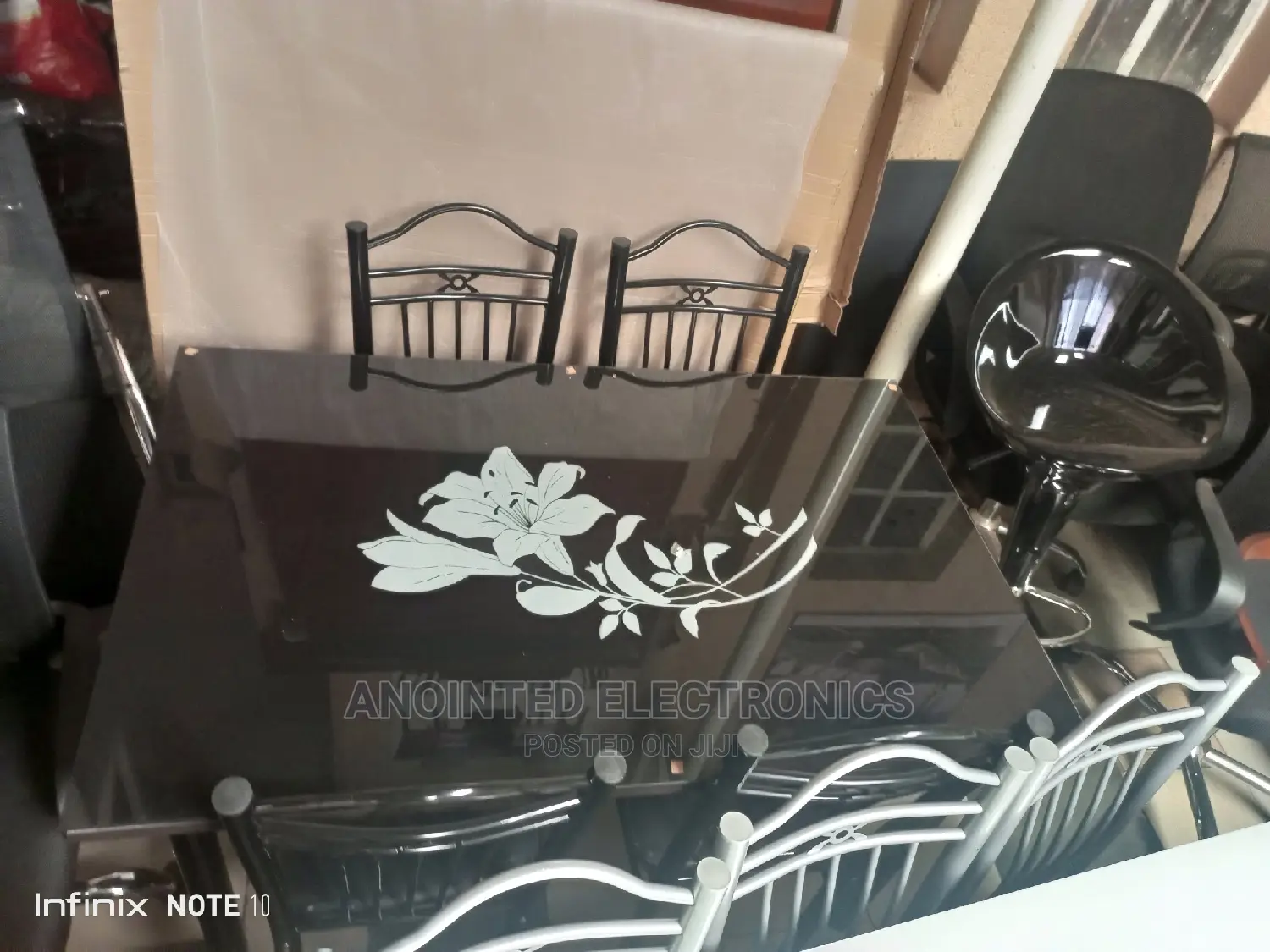 4seatets Dining Table