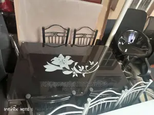 4seatets Dining Table