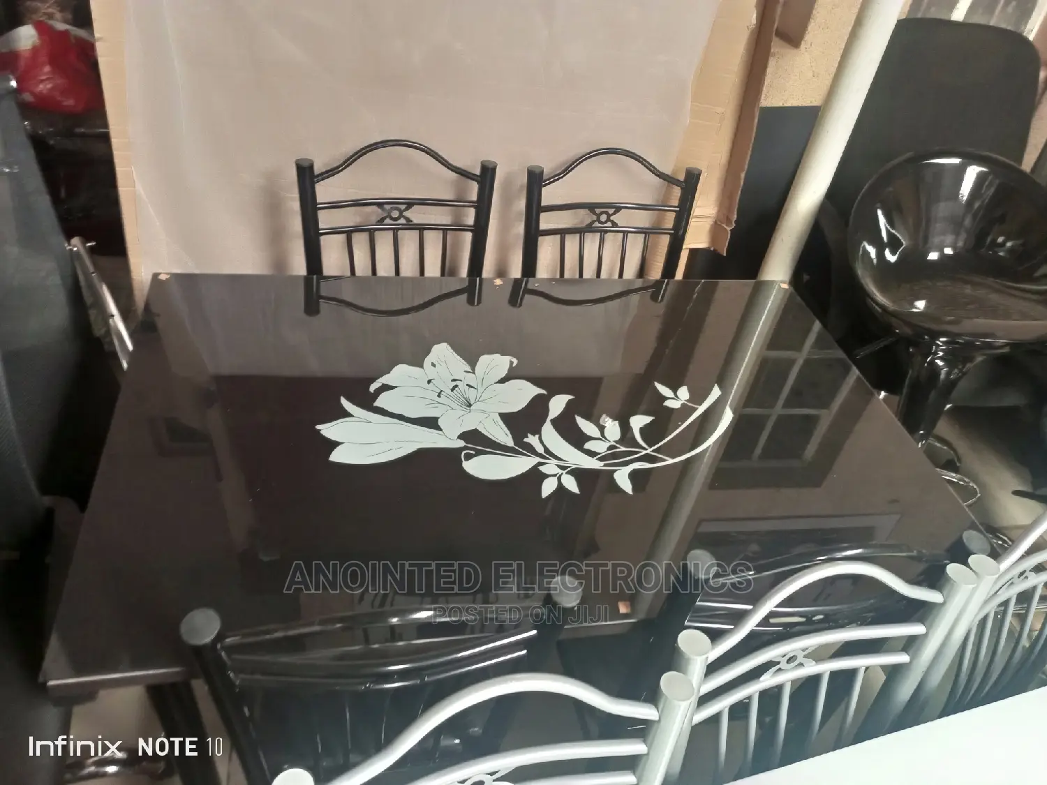 4seatets Dining Table