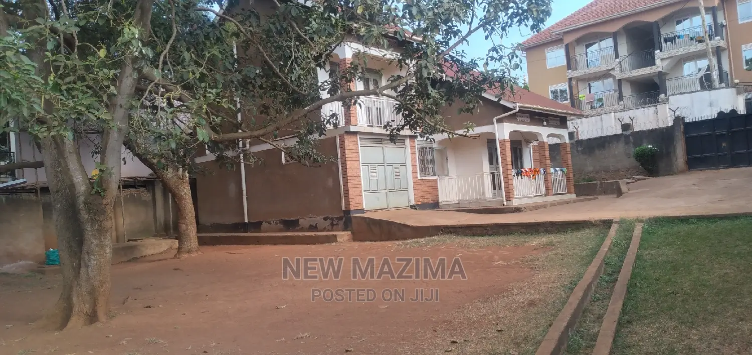 4bdrm Maisonette in Buziga Konge, Central Division for Sale