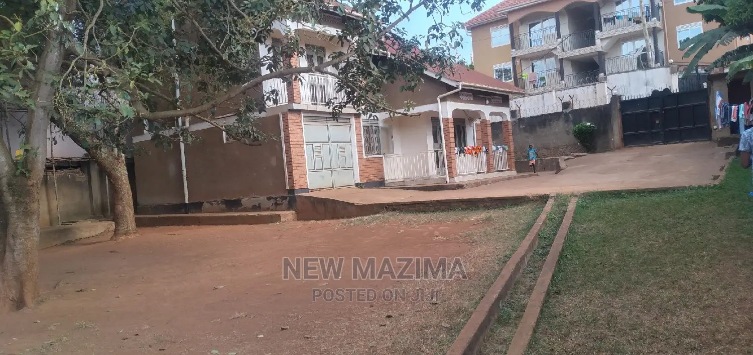 4bdrm Maisonette in Buziga Konge, Central Division for Sale