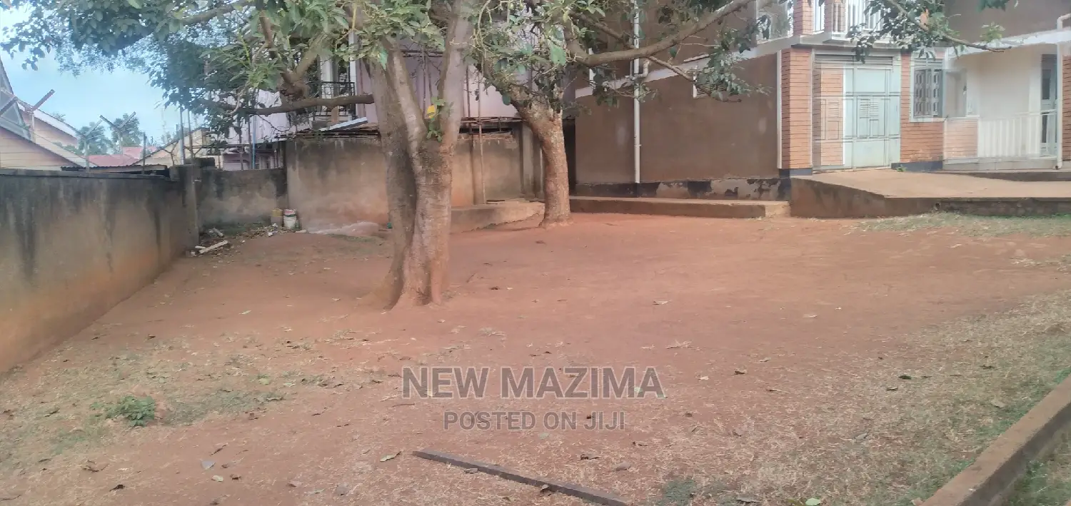 4bdrm Maisonette in Buziga Konge, Central Division for Sale