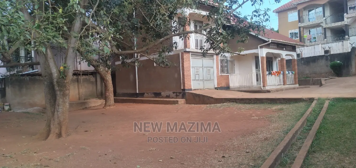 4bdrm Maisonette in Buziga Konge, Central Division for Sale
