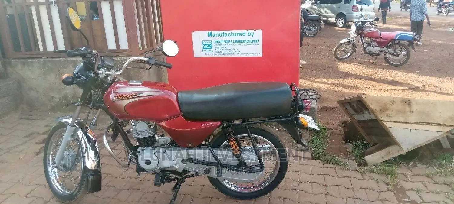 Bajaj Boxer 100 2021 Brown