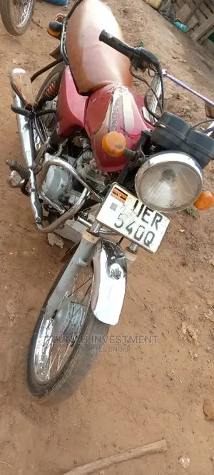 Bajaj Boxer 2018 Pink