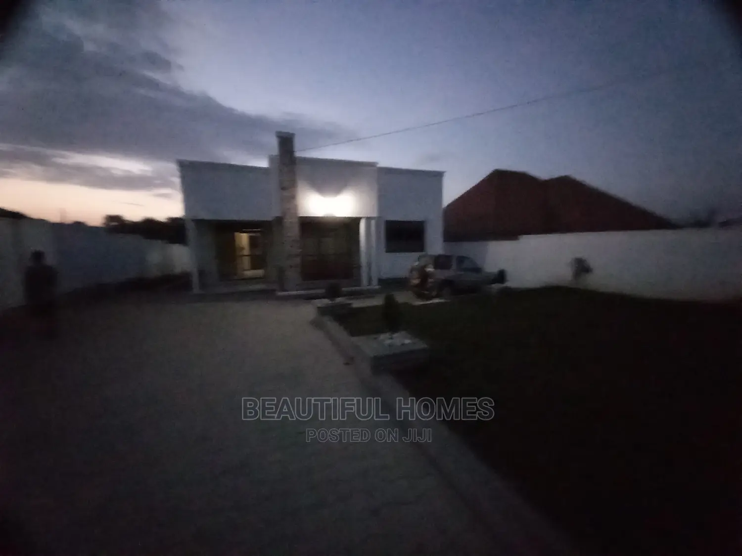 Furnished 4bdrm Bungalow in Kira for Sale