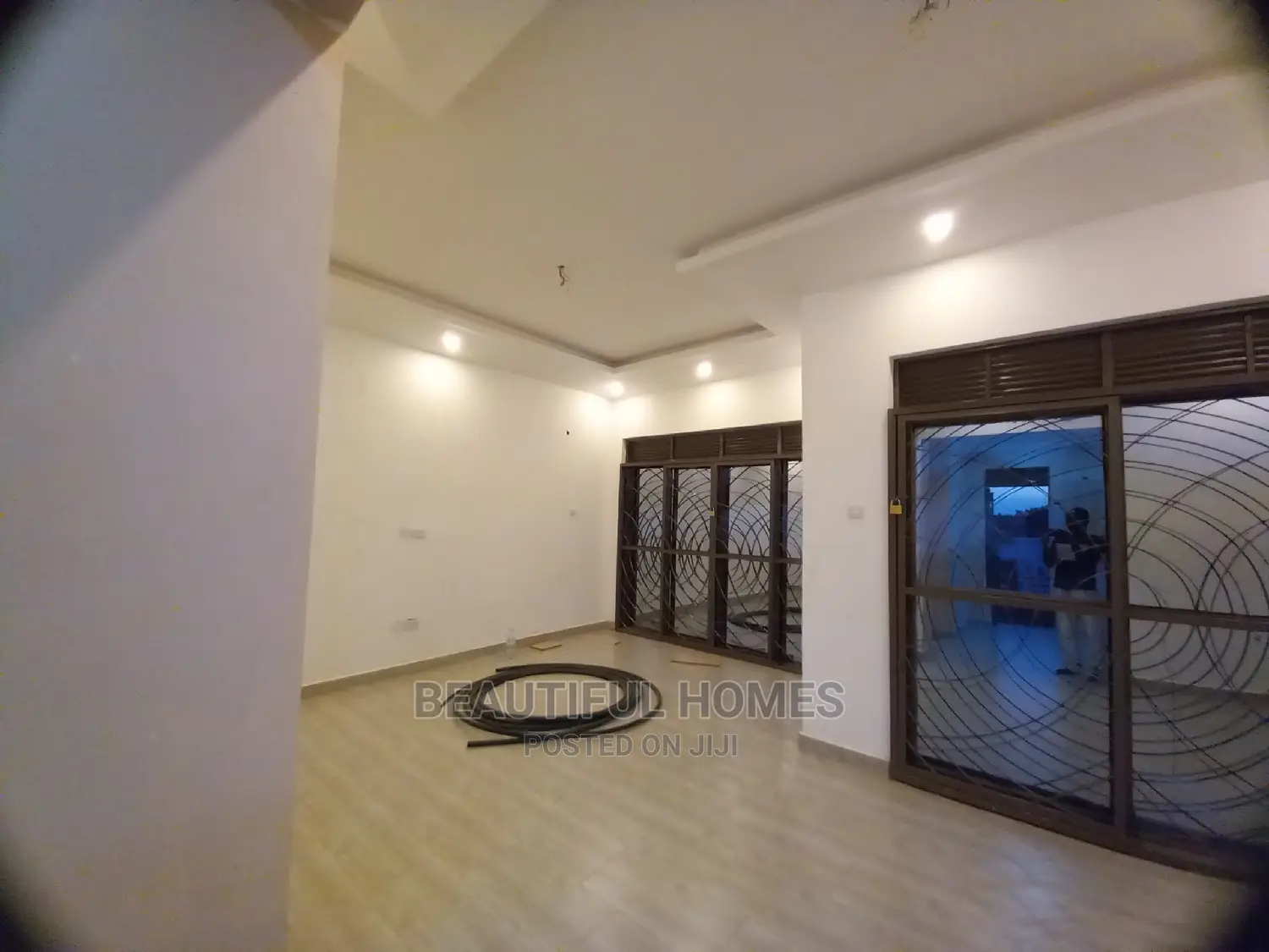 Furnished 4bdrm Bungalow in Kira for Sale