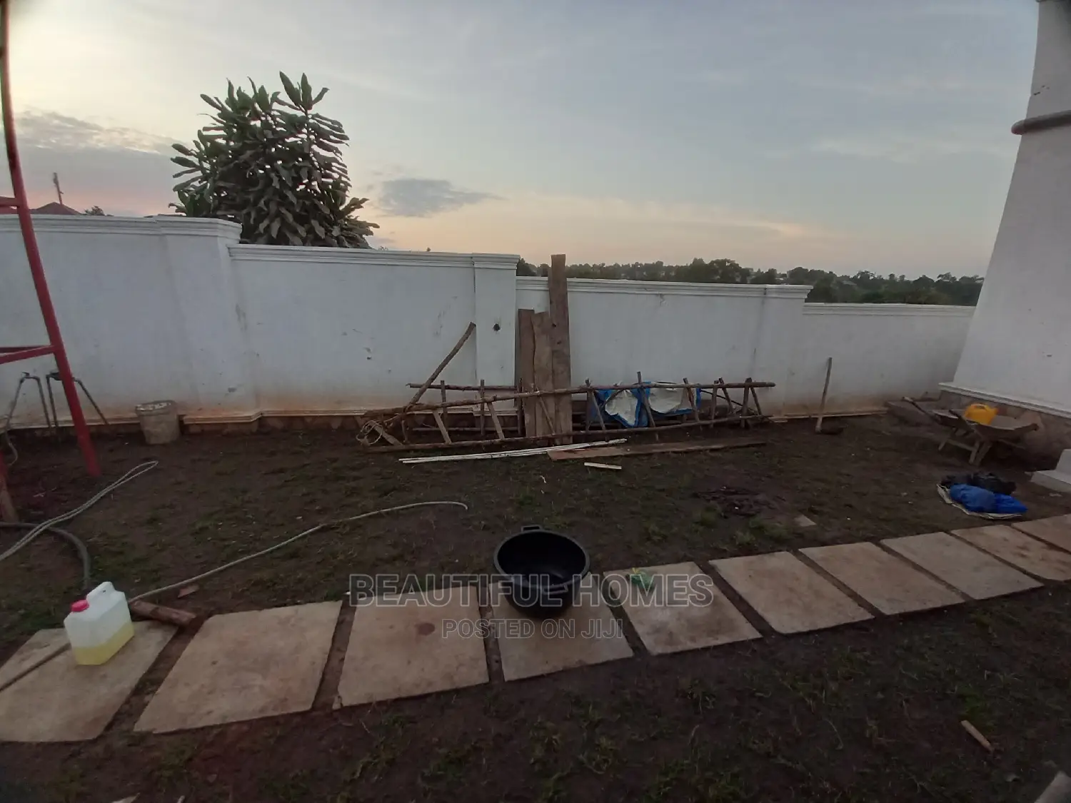 Furnished 4bdrm House in Kira for Sale