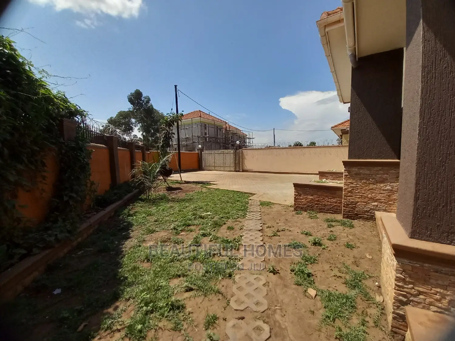 Furnished 4bdrm Bungalow in Kisaasi, Central Division for Sale