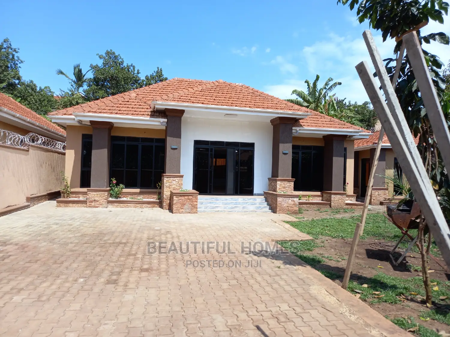 Furnished 4bdrm Bungalow in Kisaasi Main, Central Division for Sale