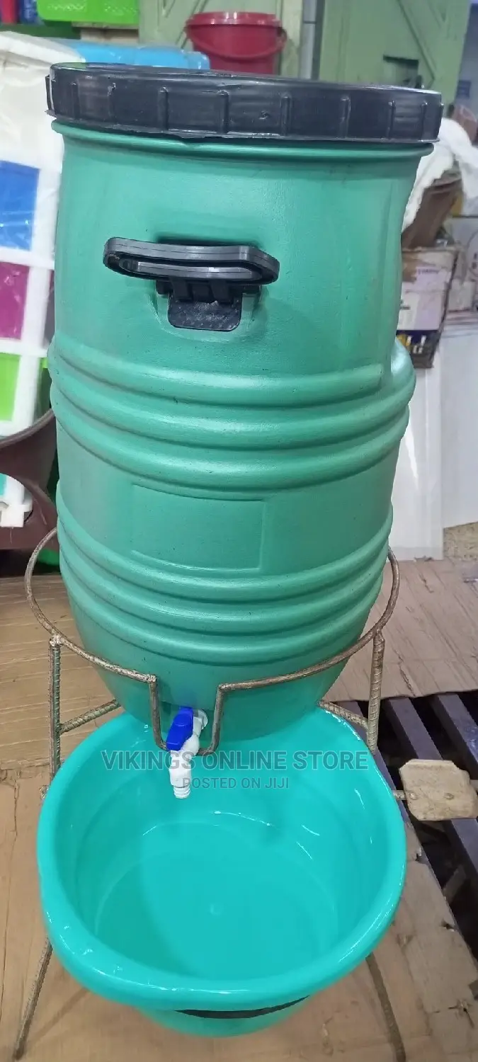 60L Water Tank With Stand and Washing Basin