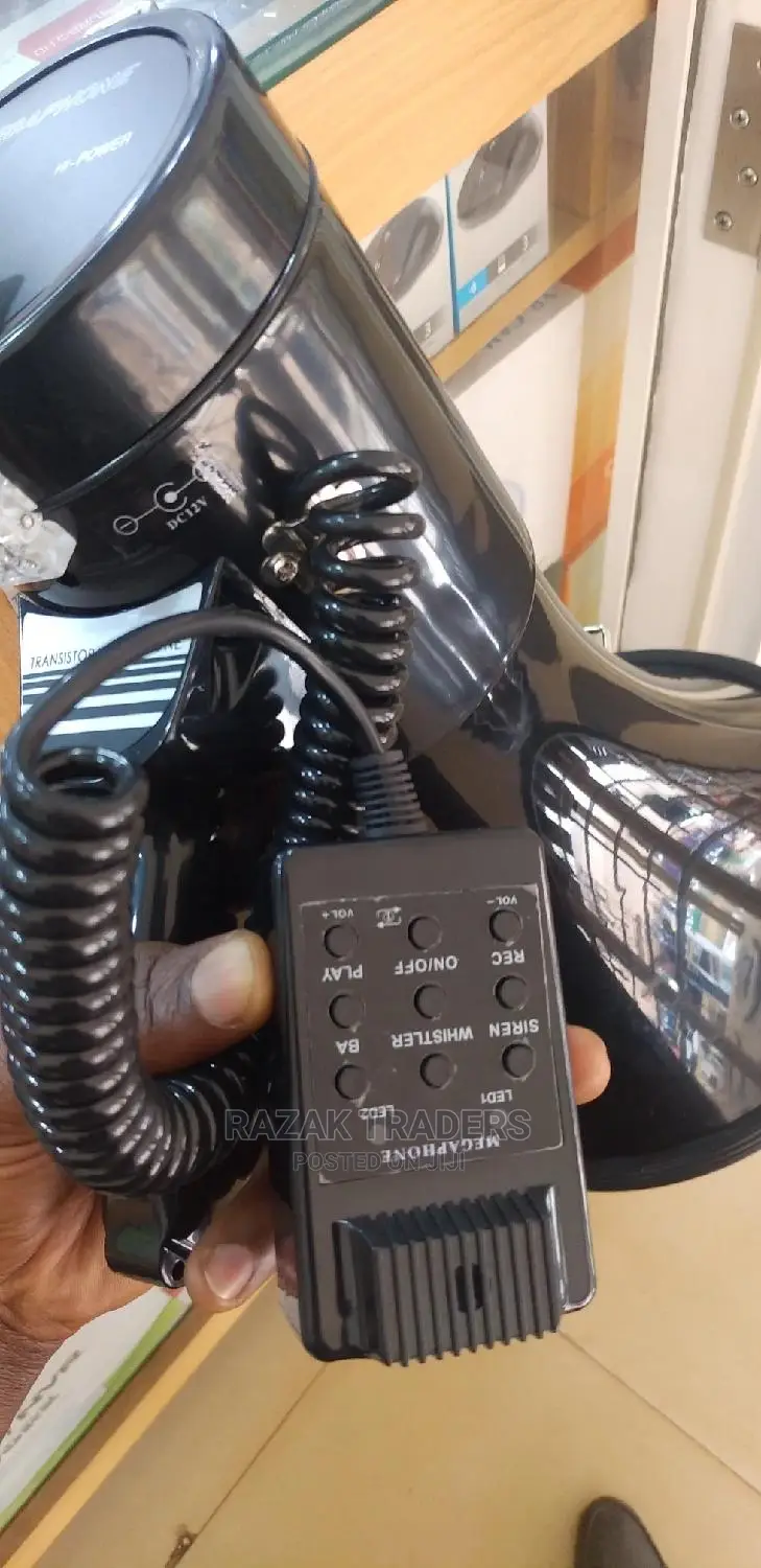 High Power Handheld Megaphone (8) Batteries