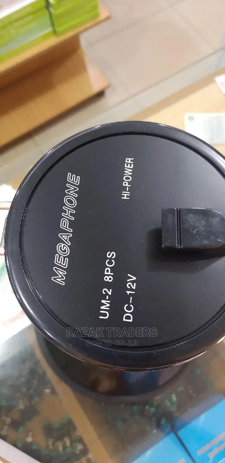 High Power Handheld Megaphone (8) Batteries