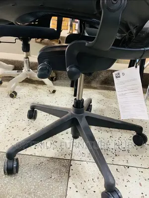Herman Miller (Aeron)