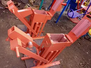 Interlocking Bricks Machine Strong