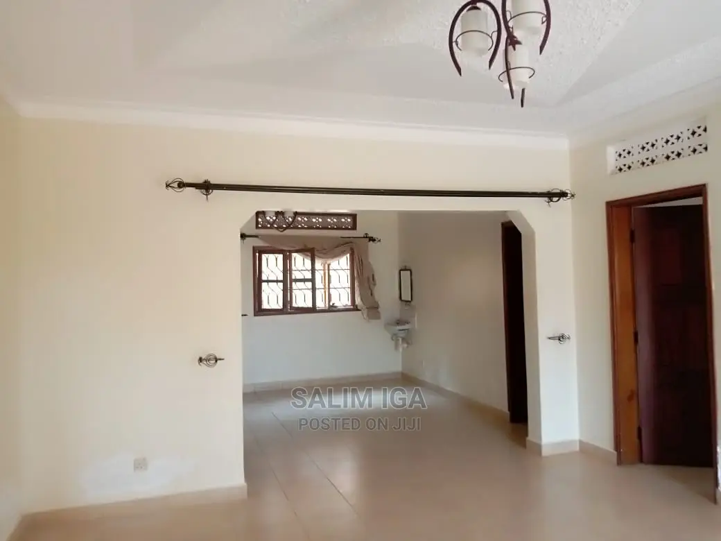 5bdrm Bungalow in Kololo Property, Wakiso / Wakiso for Rent