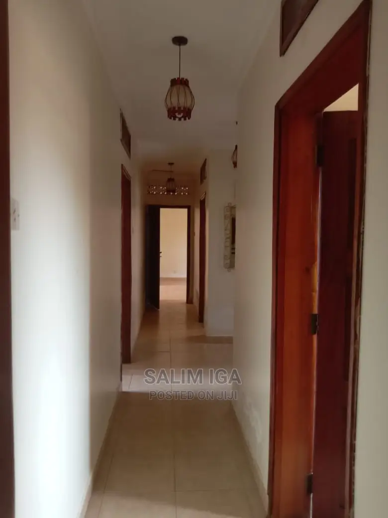 5bdrm Bungalow in Kololo Property, Wakiso / Wakiso for Rent