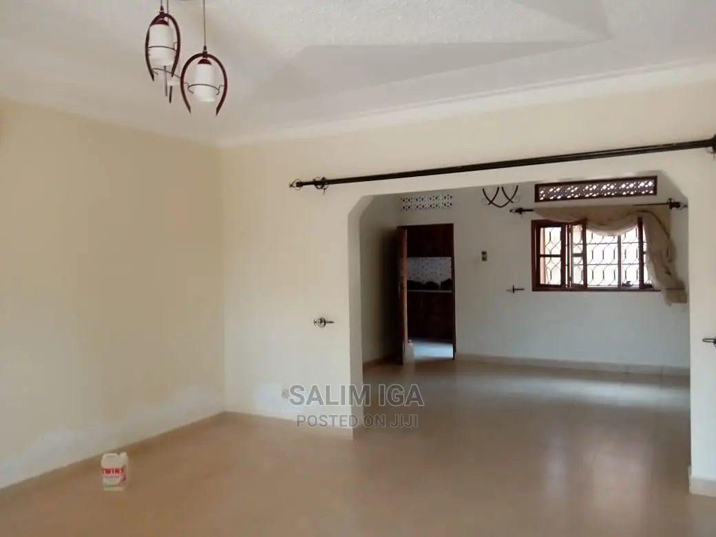 5bdrm Bungalow in Kololo Property, Wakiso / Wakiso for Rent