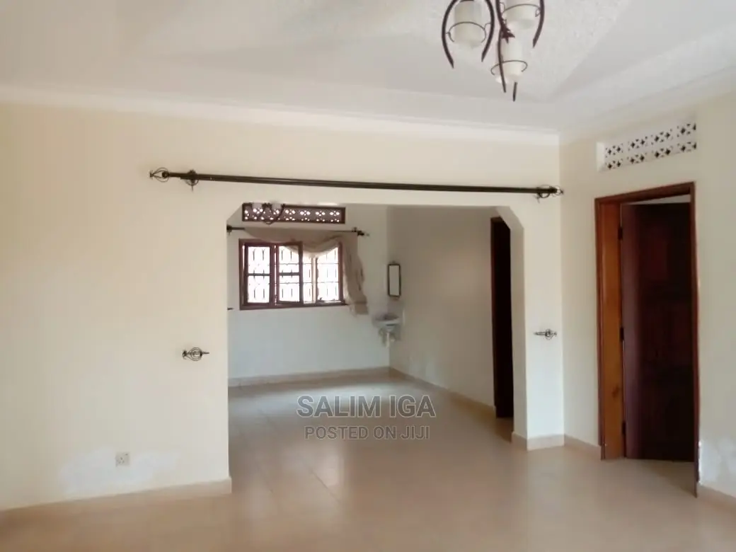 5bdrm Bungalow in Kololo Property, Wakiso / Wakiso for Rent