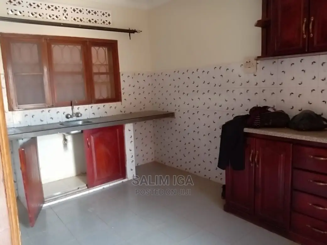 5bdrm Bungalow in Kololo Property, Wakiso / Wakiso for Rent
