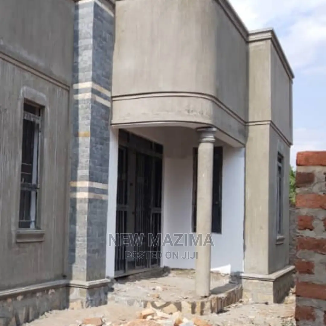 2bdrm House in Kawempe Kawanda, Central Division for Sale