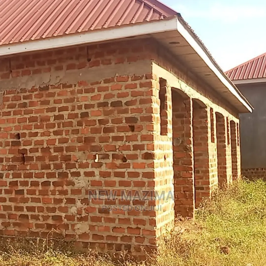 4bdrm House in Kawempe Kidokolo, Central Division for Sale