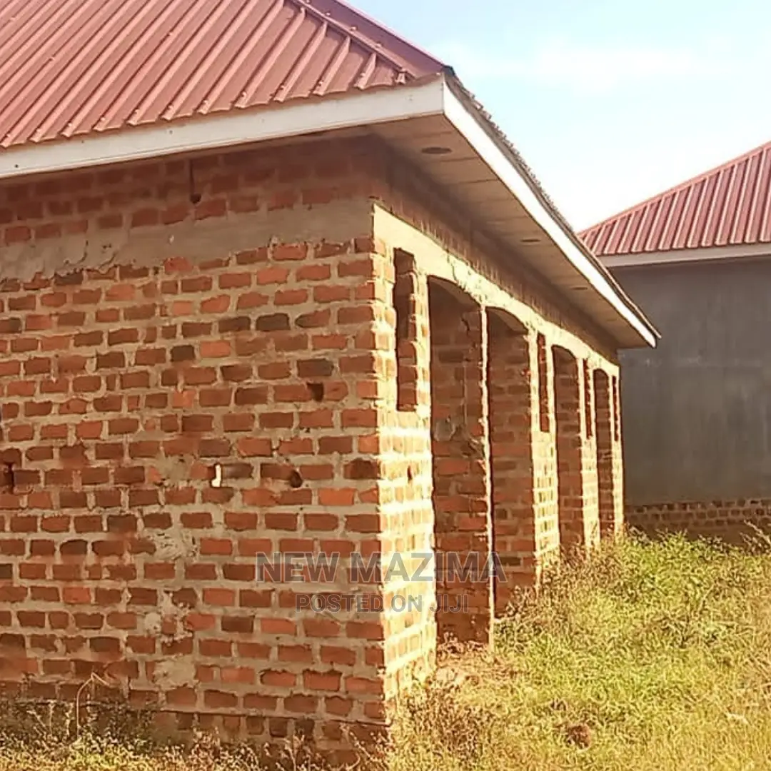 4bdrm House in Kawempe Kidokolo, Central Division for Sale