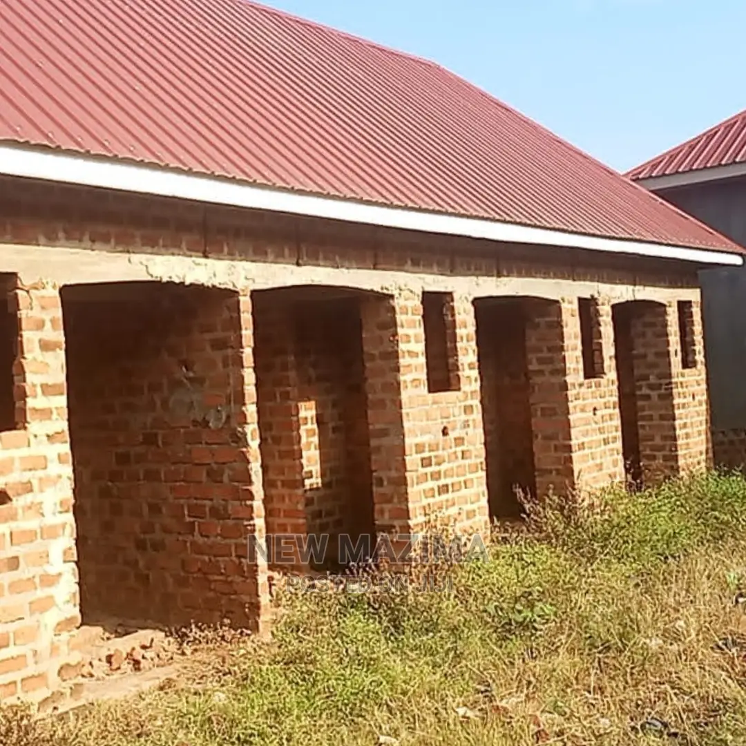 4bdrm House in Kawempe Kidokolo, Central Division for Sale