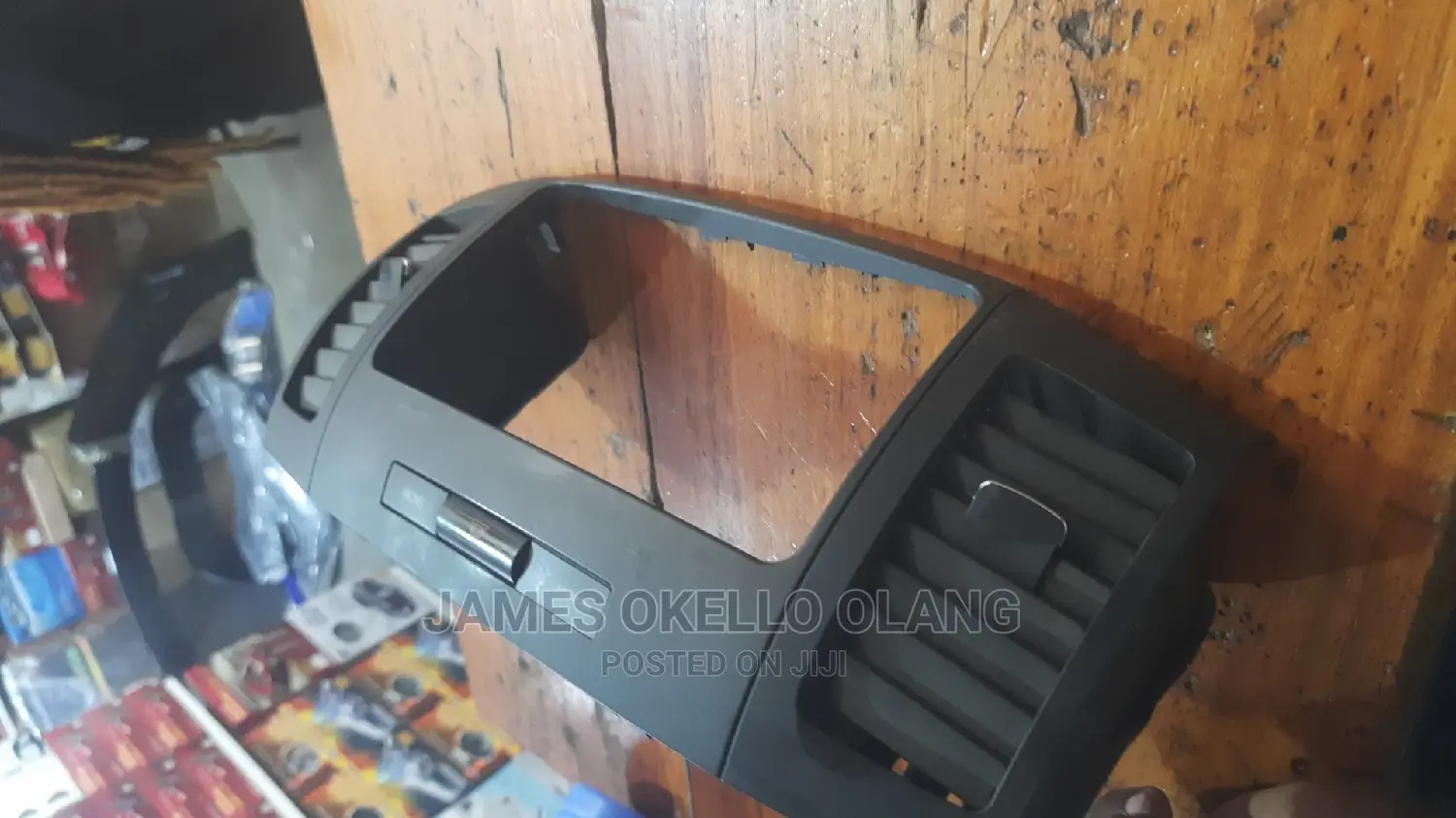 Premio 2003 to 2006 Radio With Cansole Box