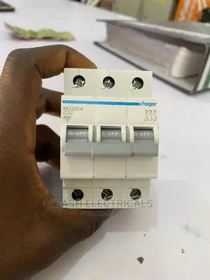 3pole Breaker