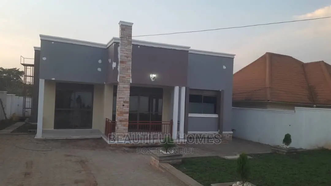 Furnished 4bdrm House in Kira for Sale