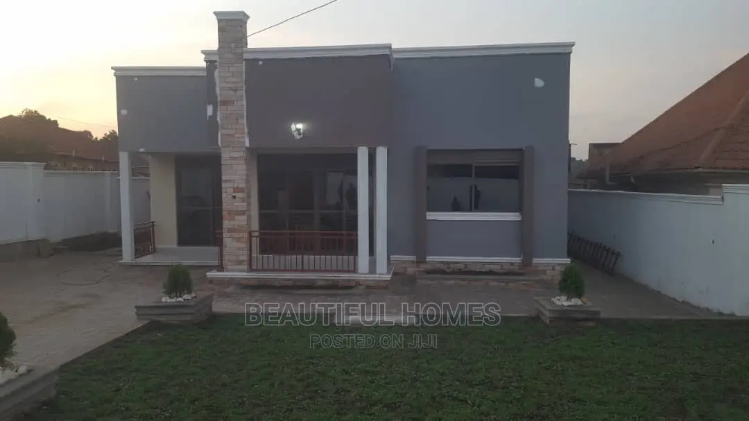 Furnished 4bdrm House in Kira for Sale