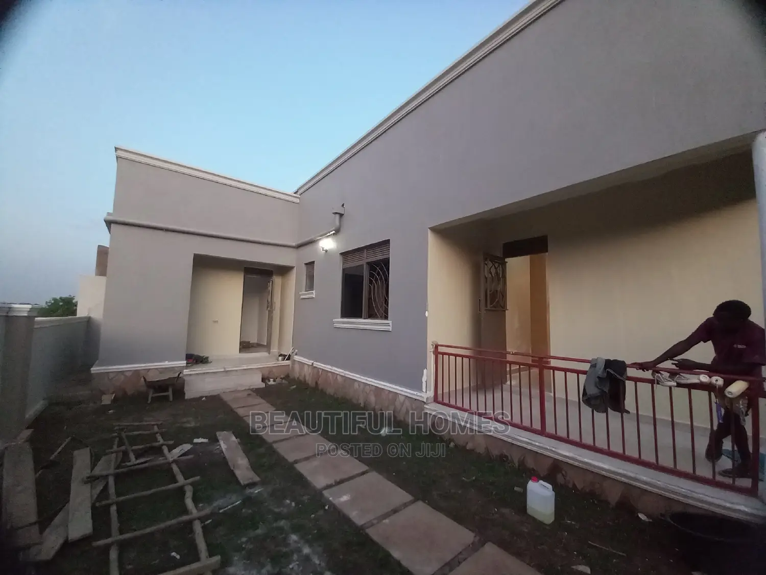 Furnished 4bdrm Bungalow in Kira for Sale