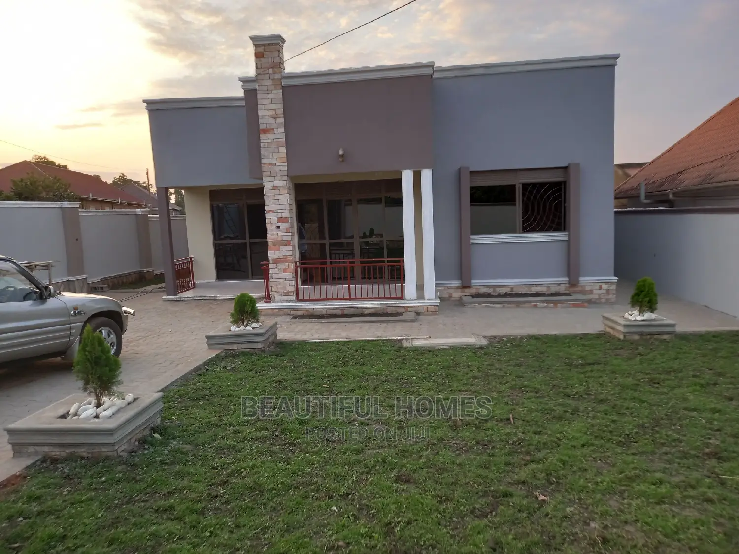 Furnished 4bdrm Bungalow in Kira for Sale