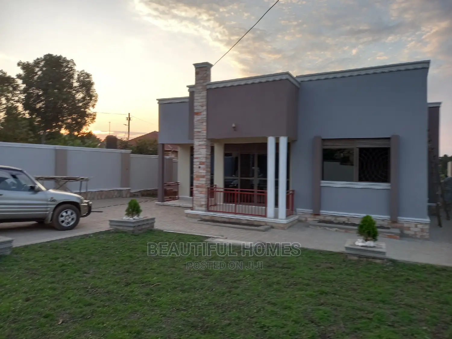 Furnished 4bdrm Bungalow in Kira for Sale