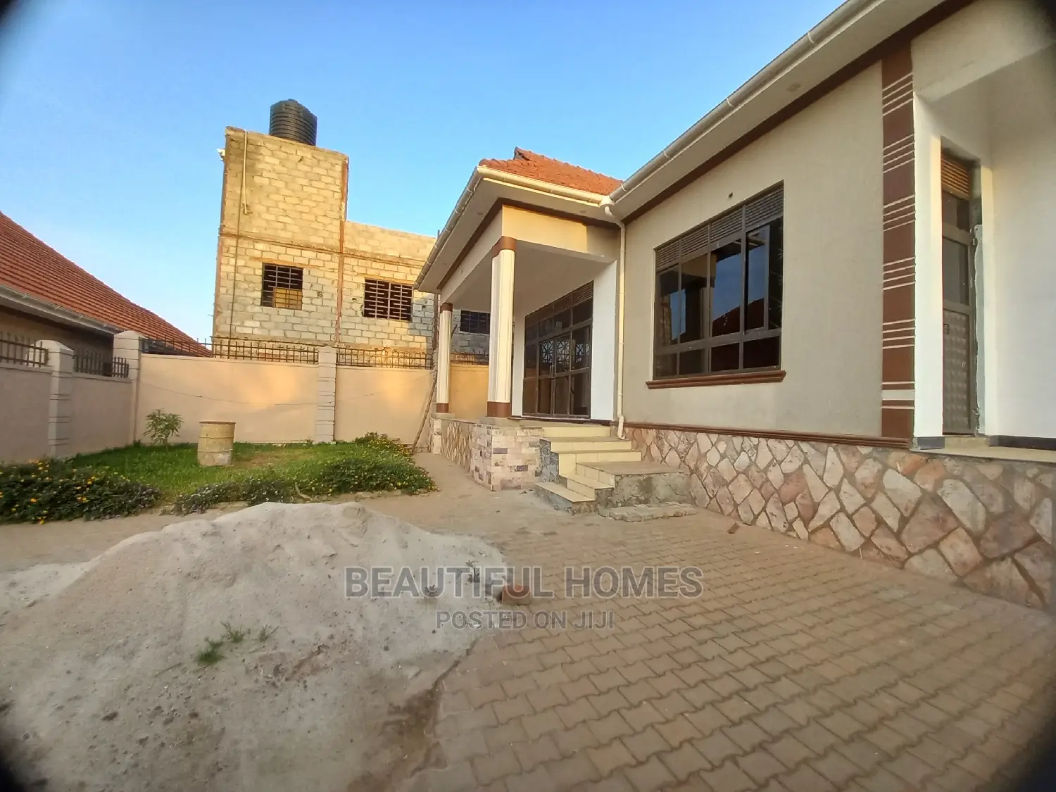 Furnished 4bdrm House in Kira for Sale