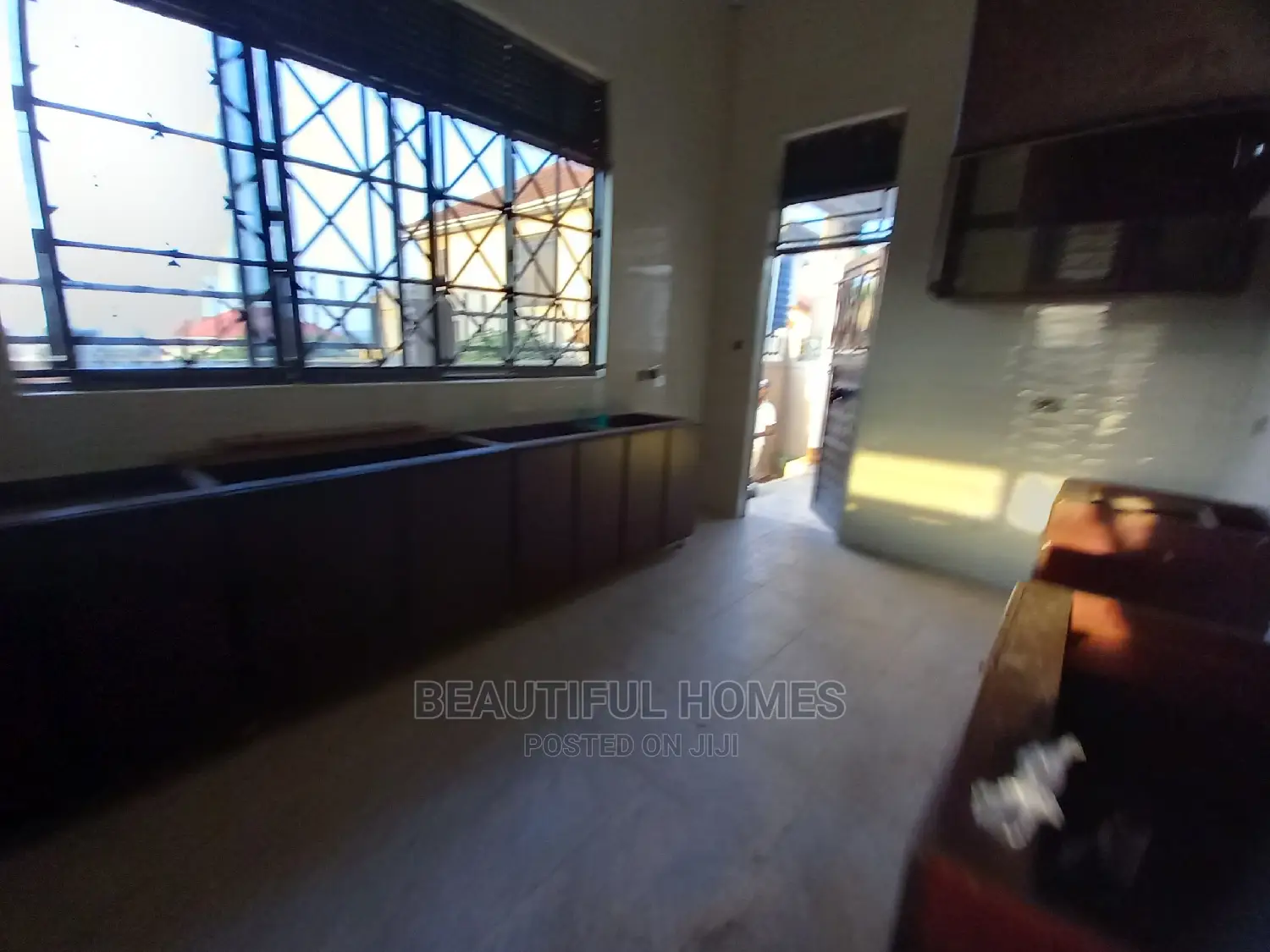 Furnished 4bdrm House in Kira for Sale